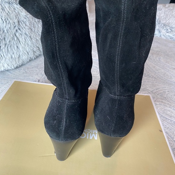 LIKE NEW! Michael Kors Divia Boots. Black Suede. Size 6 - Picture 3 of 5